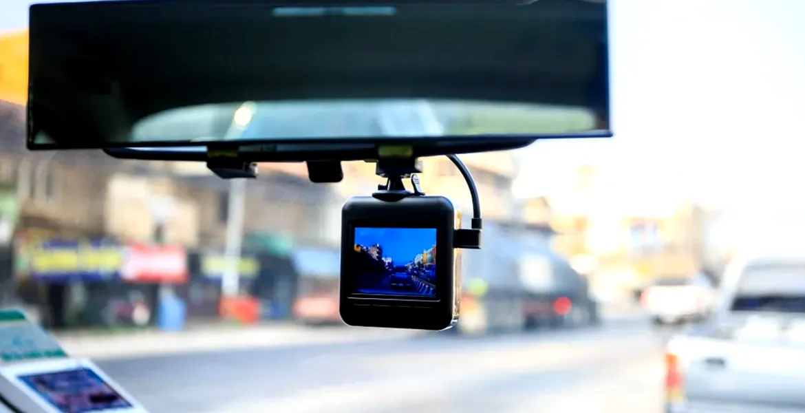 Sunt legale filmările cu camere video de bord în accidente? Ce trebuie să știi în 2025